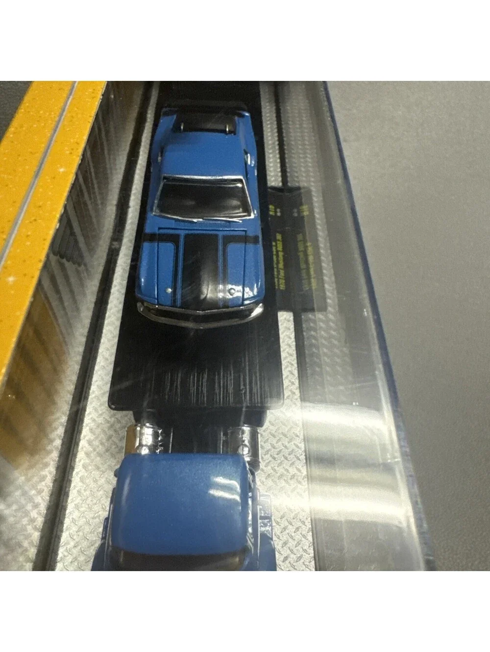 1:64 M2 Machines Auto-Haulers 1956 Ford C-500 COE & 1970 Ford Mustang BOSS 302